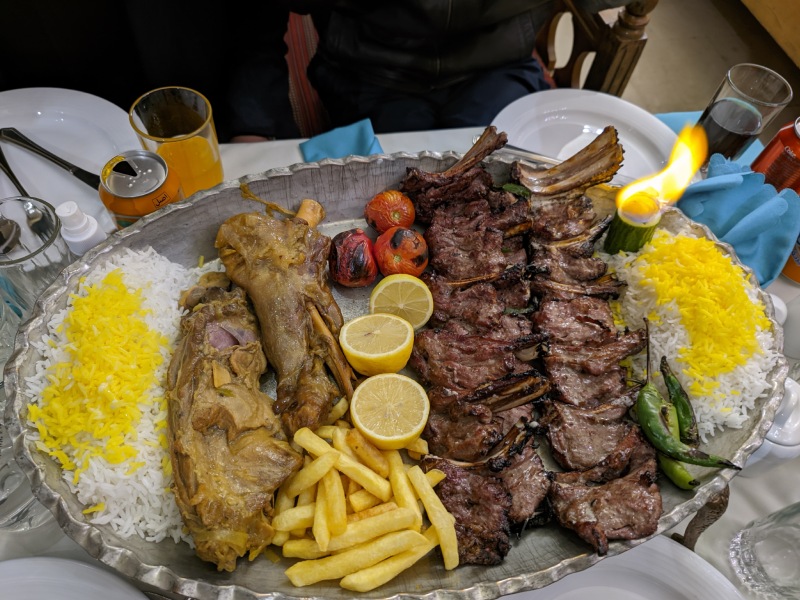 رستوران عالی قاپو