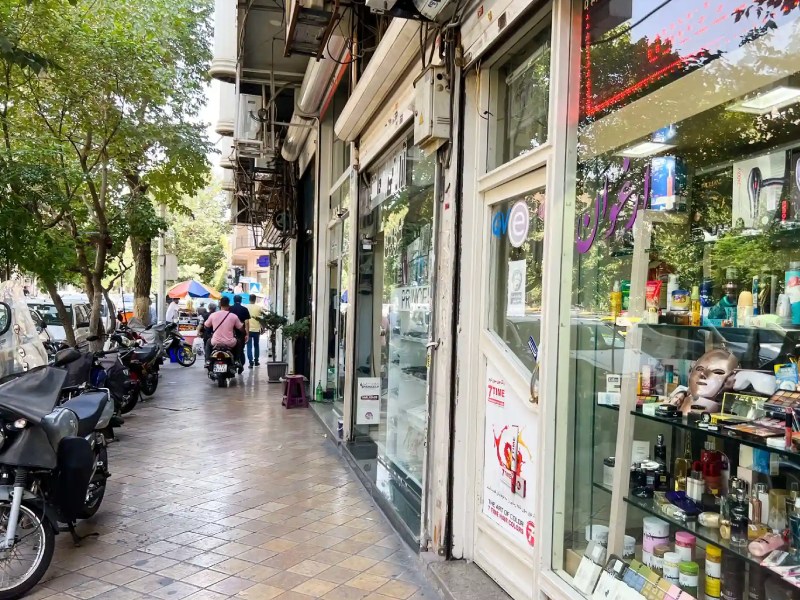 خیابان منوچهری
