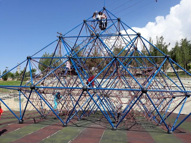 سازه های طنابی مهرگان