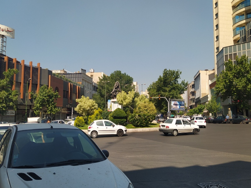 میدان مادر تهران