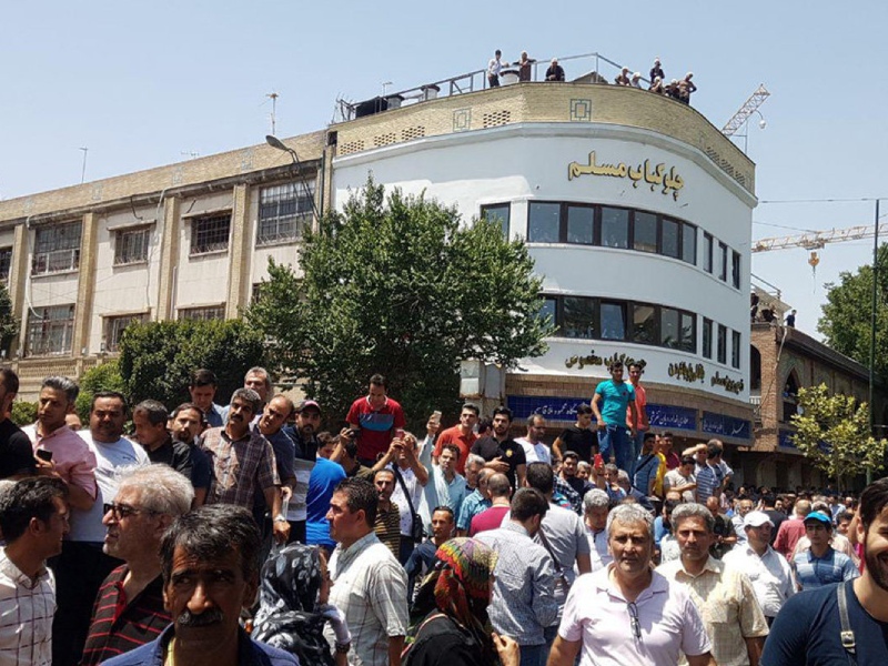 کبابی مسلم در خیابان ۱۵ خرداد