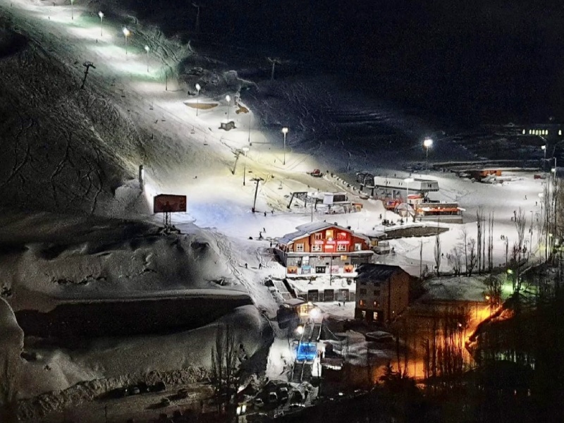 پیست اسکی در شب دربندسر