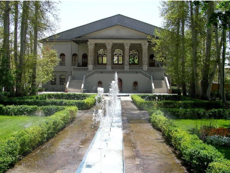 باغ فردوس در نزدیکی موزه هنر ایرانی