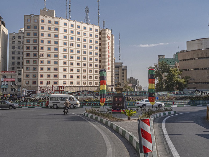 میدان ولیعصر منطقه چنده؟