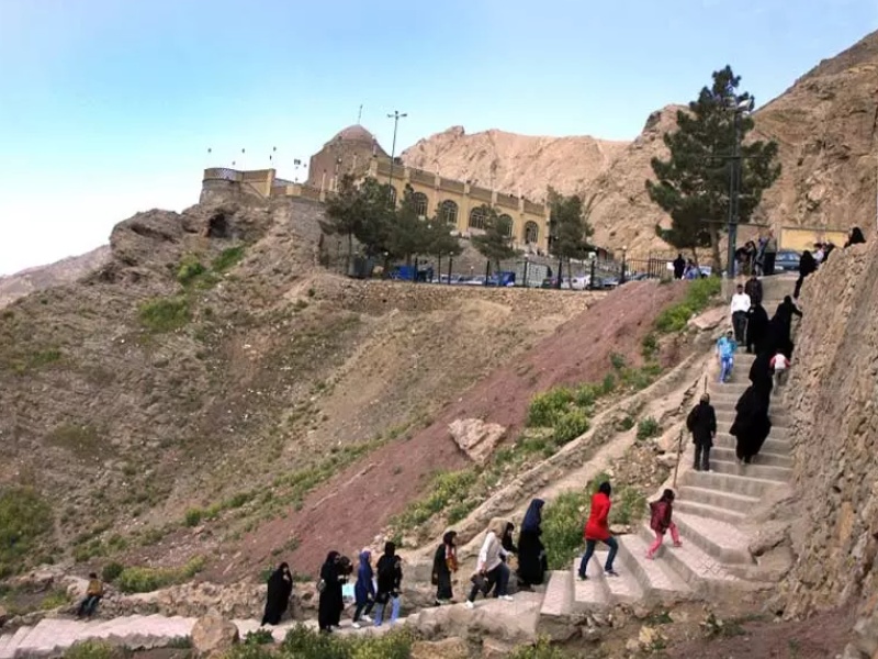 مسیر دسترسی به آرامگاه بی بی شهربانو