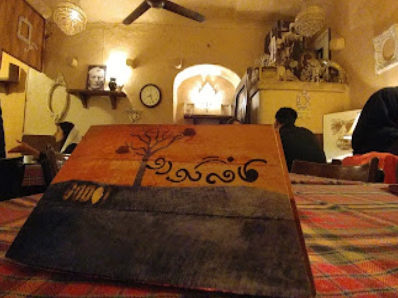 کافه های خیابان ولیعصر