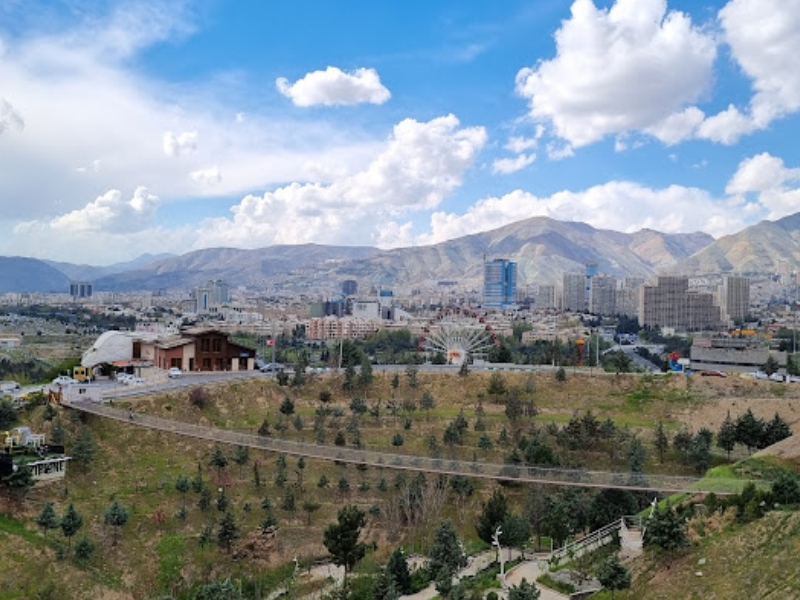 نمای شهربازی برج میلاد تهران