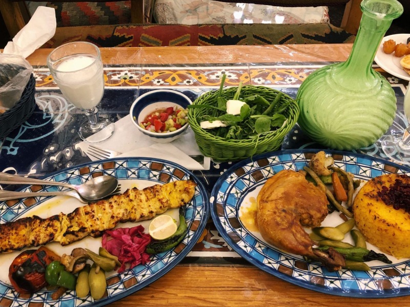 رستوران سنتی باغ صبا