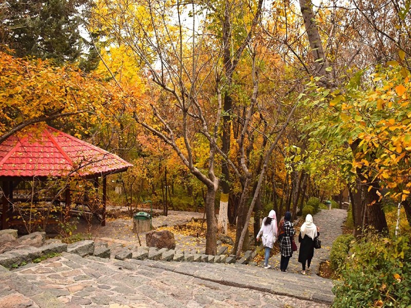 بوستان جمشیدیه از دیدنی های محله شمال تهران