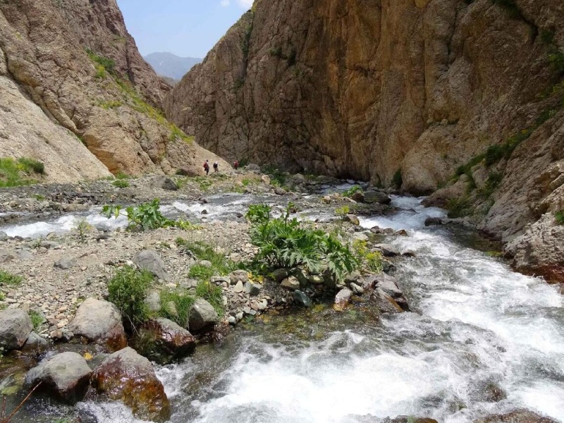 آبشار لالون از جاهای دیدنی فشم