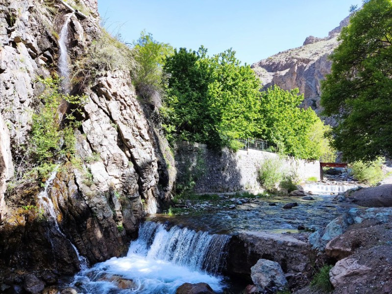 رودخانه و آبشار از جاهای دیدنی شهرستانک