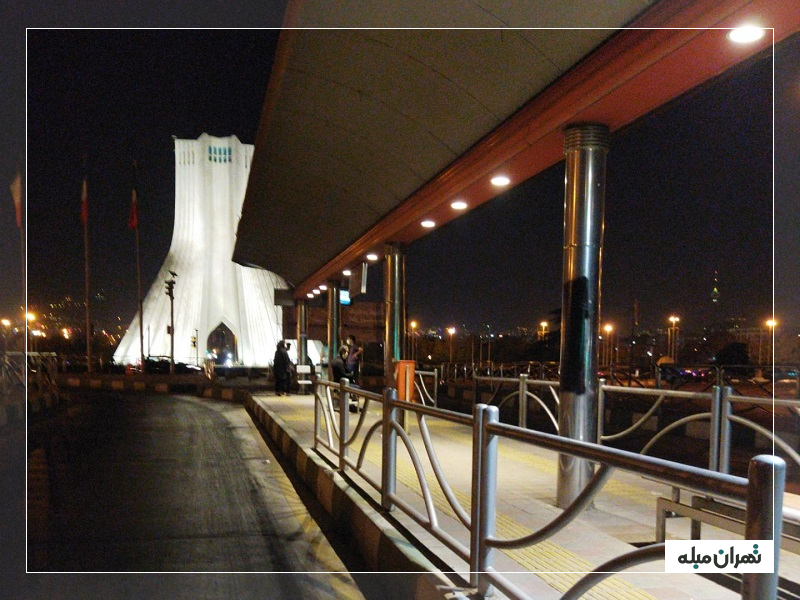 ایستگاه اتوبوس میدان آزادی