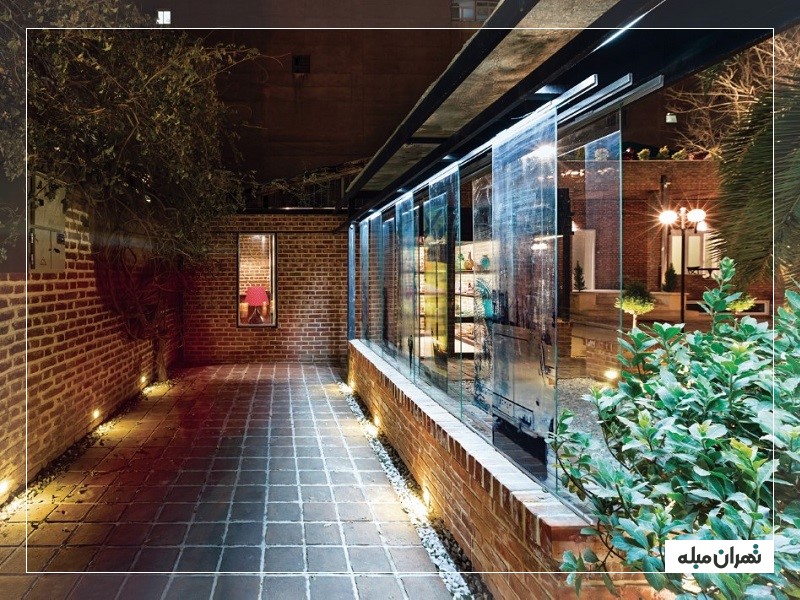 عمارت روبرو از بهترین کافه‌های تهران