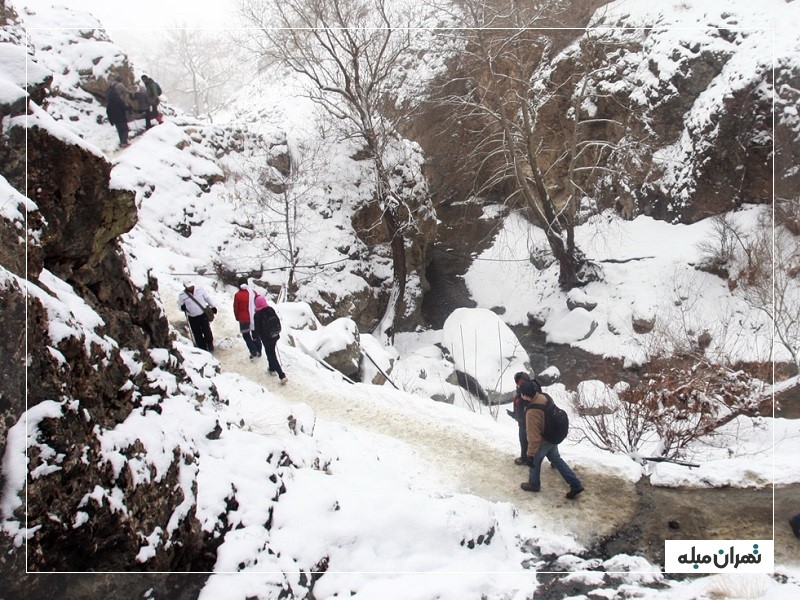 پیاده‌روی در درکه زمستانی